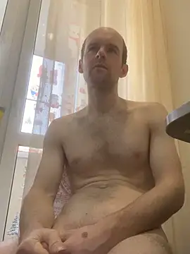 LynnAhNight online show from 02-21-26, 05:31