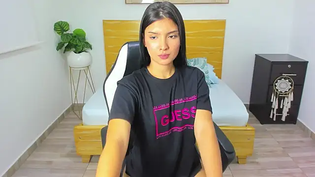 tiffanny doll  online show from 03-06-25, 03:13