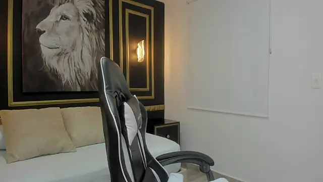 tiffanny doll  online show from 03-12-26, 12:09