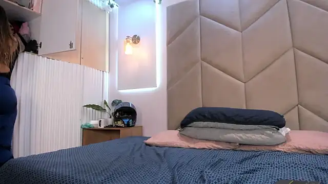 AzunaStar online show from 12-21-25, 10:32