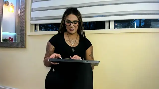 AzunaStar online show from 02-12-26, 11:15