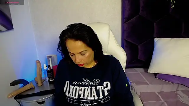 GochitaWild online show from 11-19-25, 08:20