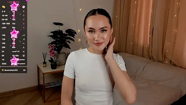 ElwineDevon online show from 02-23-25, 01:10