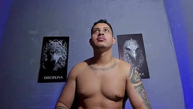 Snapshot of JohanSmith chatting on 02-05-26, 03:13 JohanSmith online show from 02-05-26, 03:13