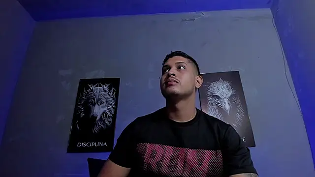 Snapshot of JohanSmith chatting on 02-18-26, 03:15 JohanSmith online show from 02-18-26, 03:15