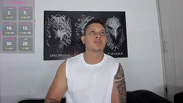 Snapshot of JohanSmith chatting on 09-19-25, 12:14 JohanSmith online show from 09-19-25, 12:14