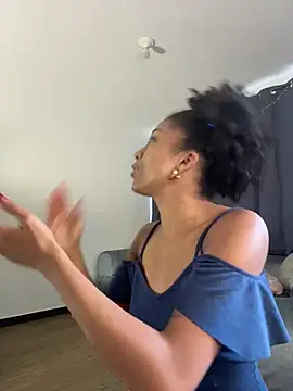 Snapshot of kiryB chatting on 12-21-25, 05:03 kiryB online show from 12-21-25, 05:03