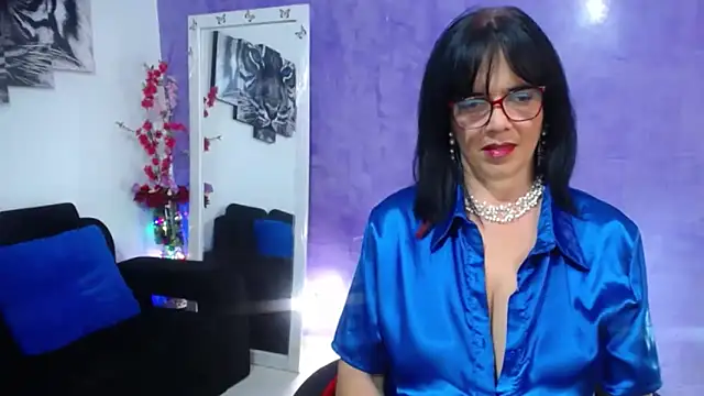 Snapshot of sarasmith3 chatting on 10-14-25, 11:47 sarasmith3 online show from 10-14-25, 11:47