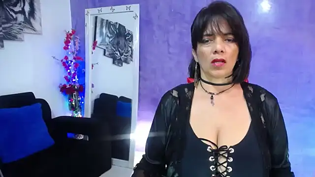 Snapshot of sarasmith3 chatting on 10-27-25, 06:42 sarasmith3 online show from 10-27-25, 06:42