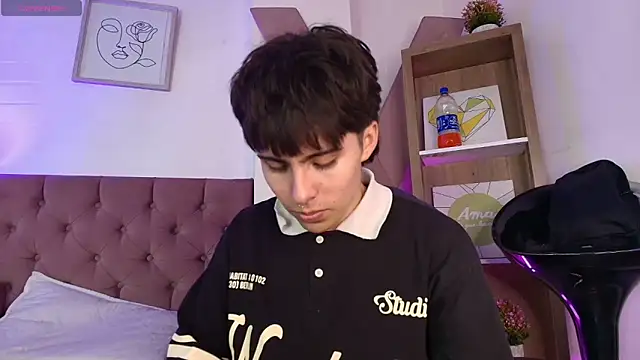 PepperTwink online show from 10-21-25, 04:17