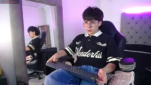 PepperTwink online show from 09-15-25, 04:18