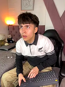 PepperTwink online show from 11-19-25, 04:51