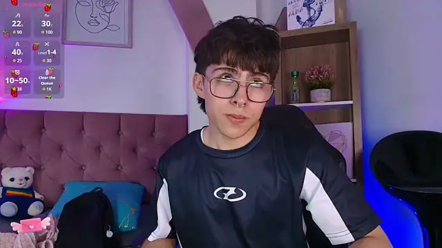 PepperTwink online show from 11-28-25, 04:51