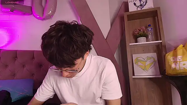 PepperTwink online show from 12-15-25, 04:46