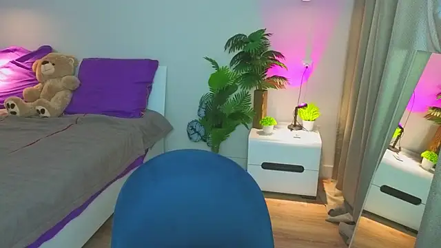 AnitaLamb online show from 12-19-25, 05:54