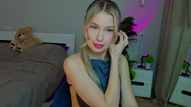 AnitaLamb online show from 11-30-25, 07:42