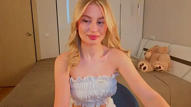 AnitaLamb online show from 10-13-25, 04:47