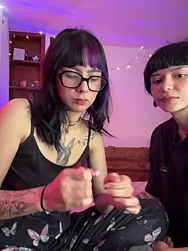 Snapshot of mavimist__ chatting on 03-22-26, 04:52 mavimist online show from 03-22-26, 04:52