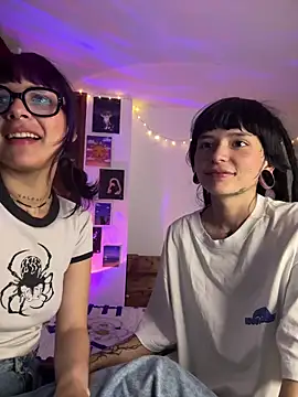 Snapshot of mavimist__ chatting on 03-25-26, 01:39 mavimist online show from 03-25-26, 01:39