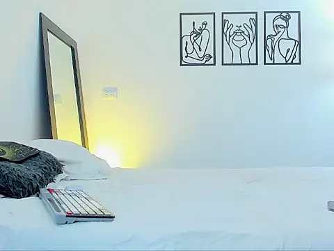 andrea cherryy online show from 03-12-26, 06:56