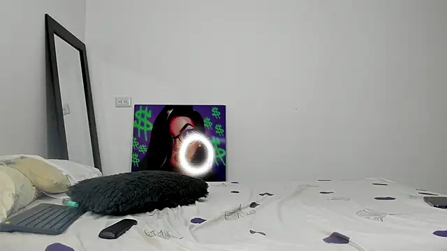 andrea cherryy online show from 11-27-25, 01:33