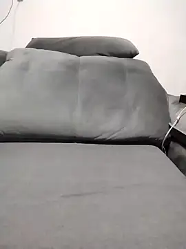 yannaluuxehot online show from 10-15-25, 10:45