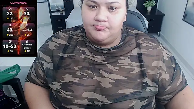 Aaliyah11 online show from 10-31-25, 01:46