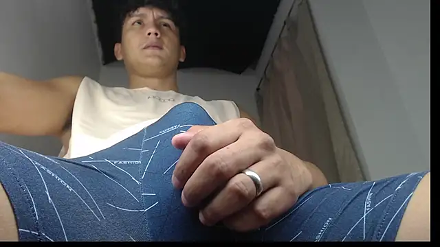 Snapshot of lolplipiwg chatting on 02-19-26, 06:38 lolplipiwg online show from 02-19-26, 06:38