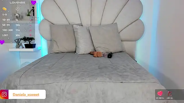 Snapshot of Danielaangelina chatting on 01-18-26, 05:33 Danielaangelina online show from 01-18-26, 05:33