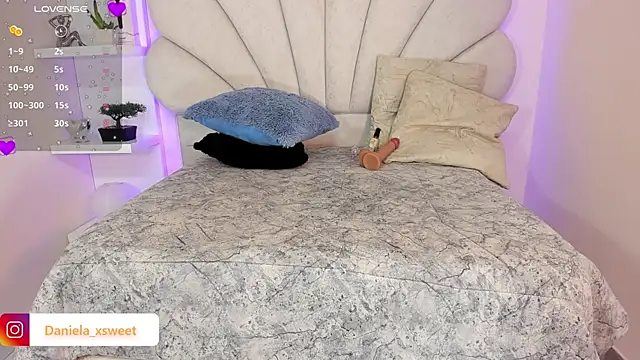 Danielaangelina online show from 11-04-25, 06:39