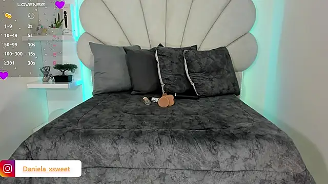 Snapshot of Danielaangelina chatting on 02-02-26, 04:55 Danielaangelina online show from 02-02-26, 04:55