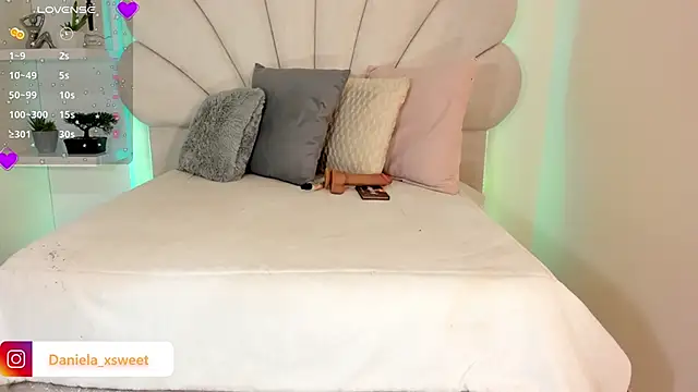 Snapshot of Danielaangelina chatting on 02-20-26, 06:26 Danielaangelina online show from 02-20-26, 06:26