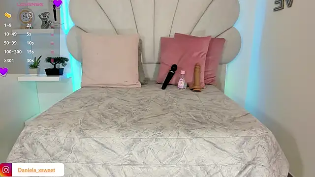 Danielaangelina online show from 04-18-26, 05:43