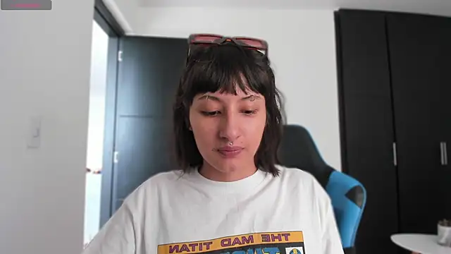 Snapshot of ggor4w33 chatting on 09-18-25, 07:06 ggor4w33 online show from 09-18-25, 07:06