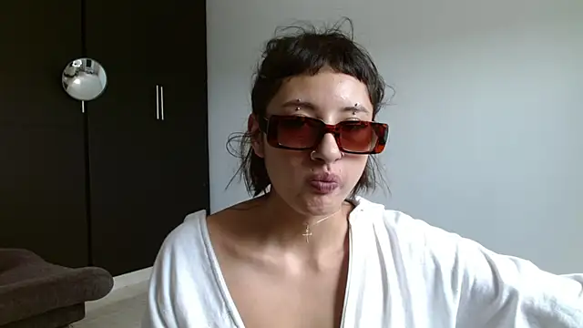 Snapshot of ggor4w33 chatting on 02-05-25, 04:58 ggor4w33 online show from 02-05-25, 04:58