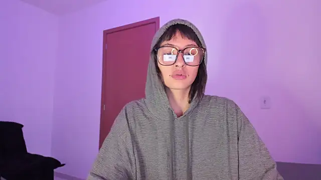 Snapshot of ggor4w33 chatting on 10-21-25, 09:14 ggor4w33 online show from 10-21-25, 09:14