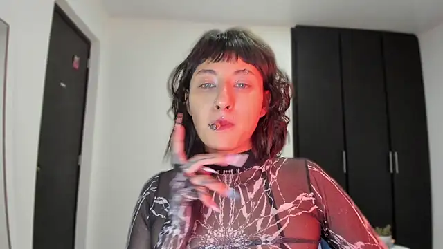 Snapshot of ggor4w33 chatting on 10-12-25, 12:28 ggor4w33 online show from 10-12-25, 12:28