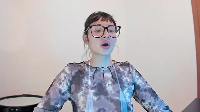 Snapshot of ggor4w33 chatting on 10-16-25, 01:58 ggor4w33 online show from 10-16-25, 01:58