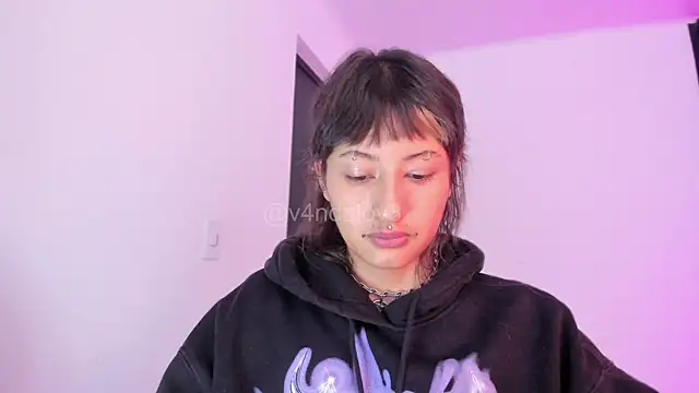 ggor4w33 online show from 12-01-25, 12:17