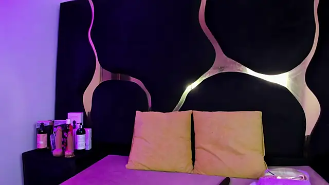 ZoeWan69 online show from 10-15-25, 12:13