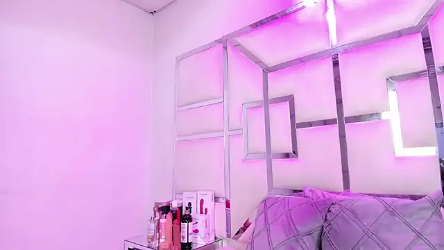 ZoeWan69 online show from 04-03-26, 02:23