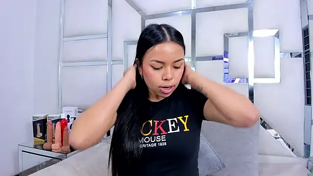 ZoeWan69 online show from 11-07-25, 11:26