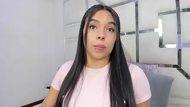 ZoeWan69 online show from 04-06-26, 02:07