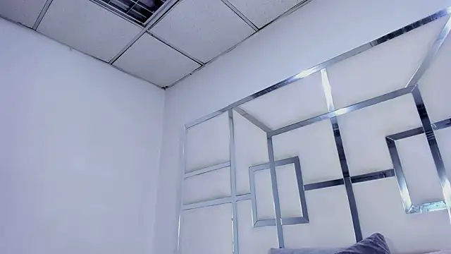 ZoeWan69 online show from 10-04-25, 01:12