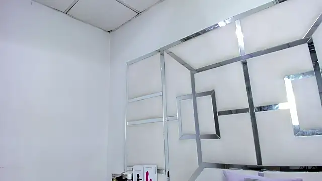 ZoeWan69 online show from 04-15-26, 02:54