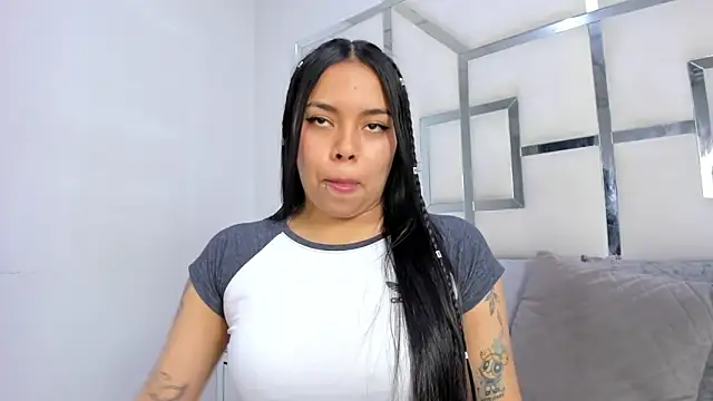 ZoeWan69 online show from 11-17-25, 03:21