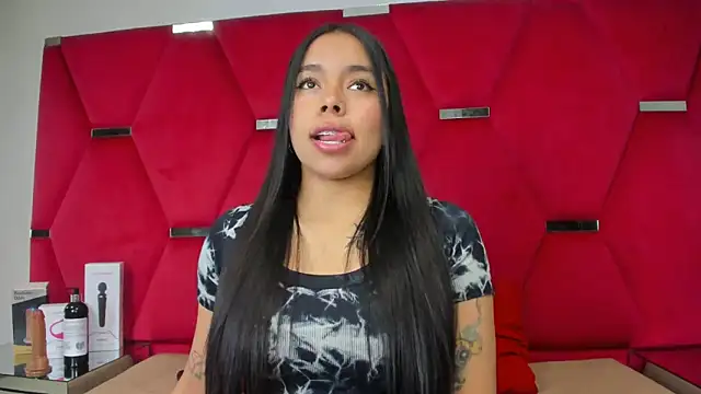 ZoeWan69 online show from 10-16-25, 12:13