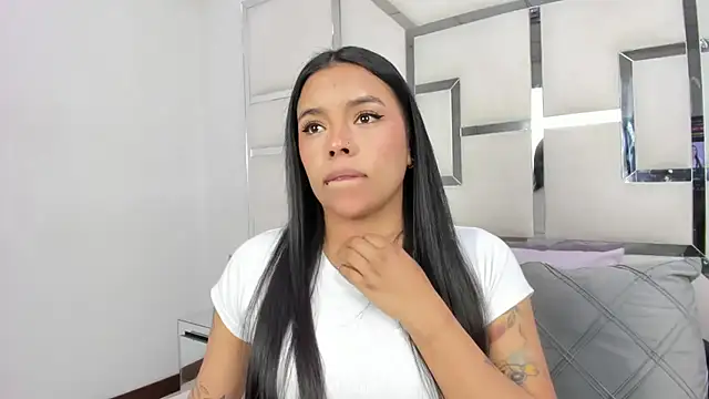 ZoeWan69 online show from 03-26-26, 12:03