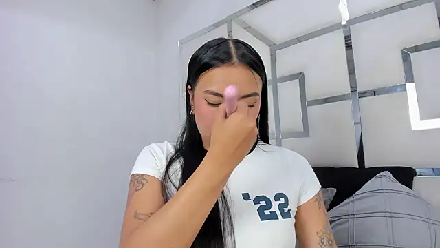 ZoeWan69 online show from 01-17-26, 01:37