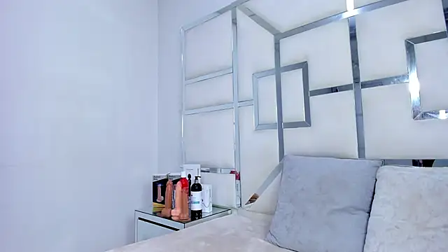 ZoeWan69 online show from 10-23-25, 11:42